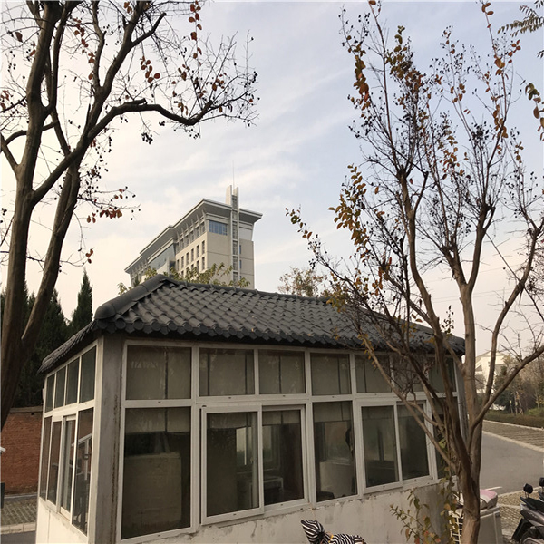 合成樹脂瓦